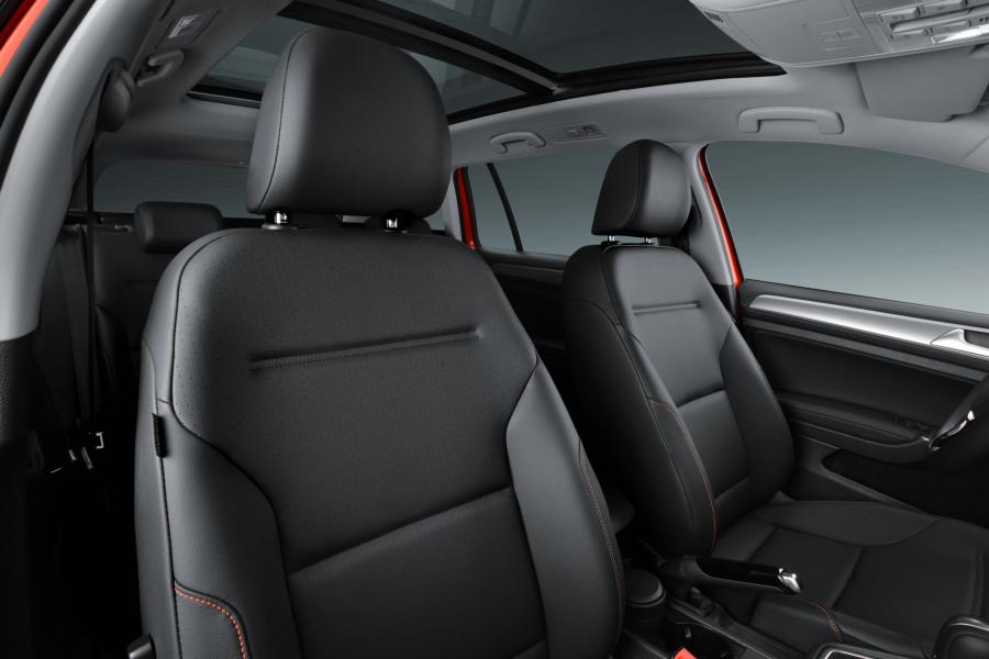 Интерьер Volkswagen CrossGolf (Typ 5G) 2016 года  (фото 15 из 16)